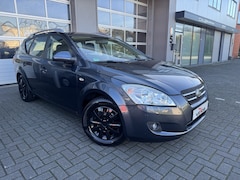 Kia Cee'd Sporty Wagon - 1.6 X-ecutive / Trekhaak / Netjes / Lage KM