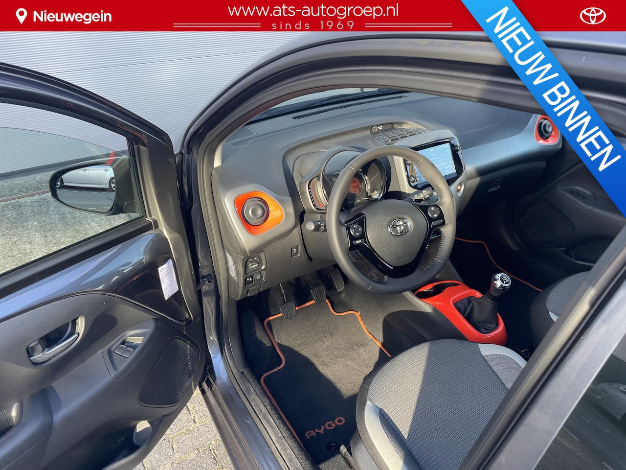 Toyota Aygo - 1.0 VVT-i x-play 1.0 VVT-i x-play , 35.000 km | Apple/Android Navigatie | Org NL en 1e Eigenaar | - AutoWereld.nl