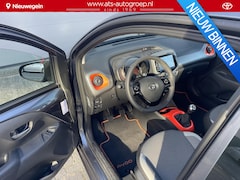 Toyota Aygo - 1.0 VVT-i x-play , 35.000 km | Apple/Android Navigatie | Org NL en 1e Eigenaar |
