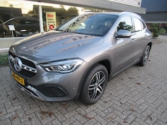 Mercedes-Benz GLA-Klasse - 200 Urban/Trekhaak/Widescreen