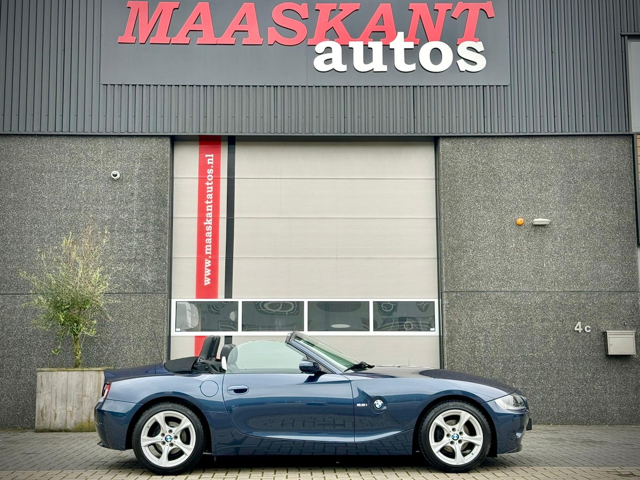 BMW Z4 Roadster - 2.2i S / Cruise / Clima / Leder / Manual / Toledo blue / NL auto / Perfect history / A1 CO - AutoWereld.nl