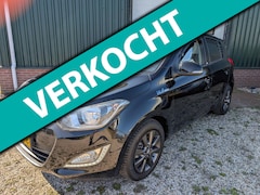 Hyundai i20 - 1.2i Go Airco 5 deurs licht metaal velgen