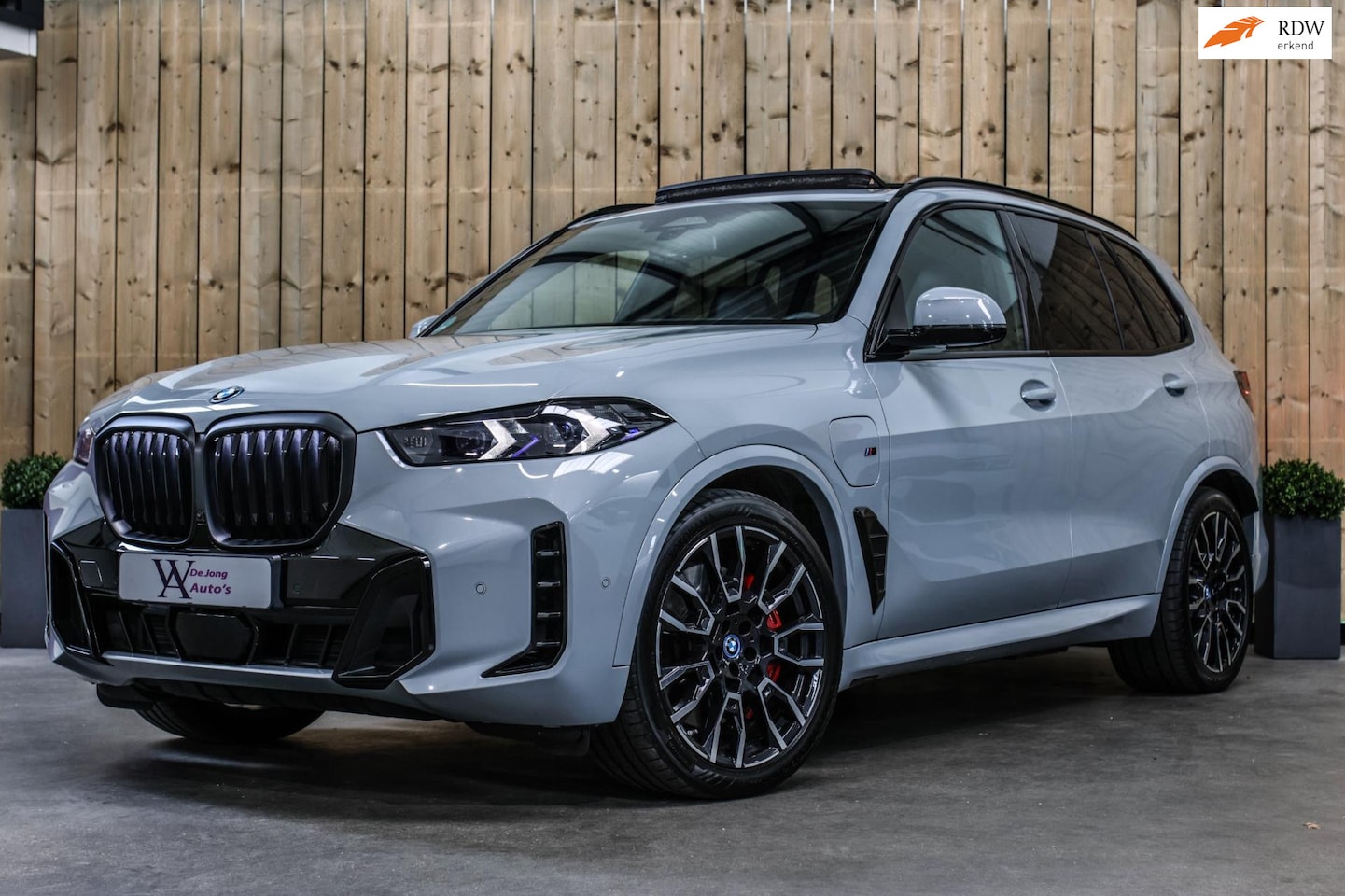 BMW X5 - XDrive50e M-Sport Pro *Pano*M-Stoelen*H/K*360 Camera* - AutoWereld.nl