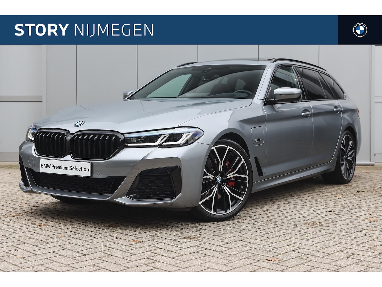 BMW 5-serie Touring - 530e High Executive M Sport Automaat / Panoramadak / Trekhaak / Laserlight / M Multifuncti - AutoWereld.nl