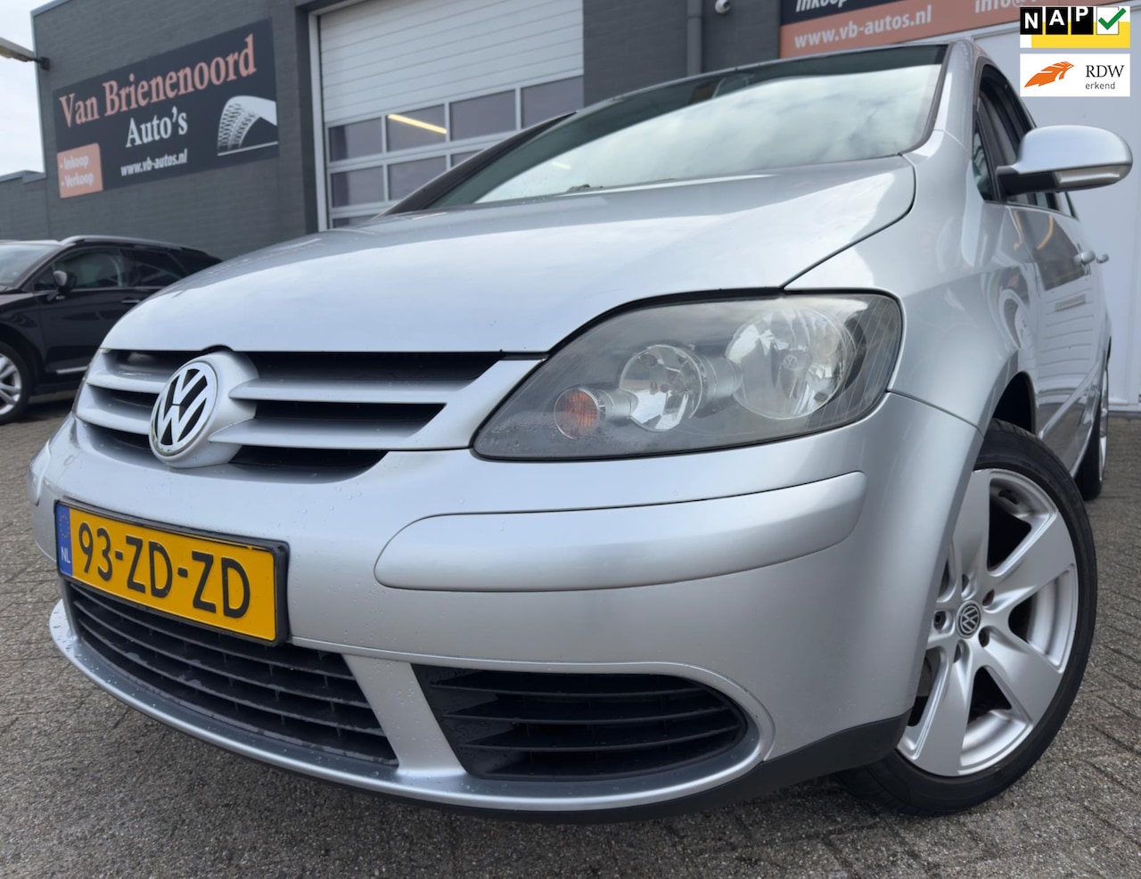 Volkswagen Golf Plus - 1.6 FSI Optive 3 met 6 bak en trekhaak en airco - AutoWereld.nl