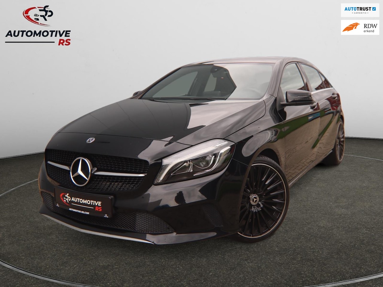 Mercedes-Benz A-klasse - 180 Business Solution AMG Aut.|19 Inch Camera Cruise Control led koplampen Navigatie Carpl - AutoWereld.nl