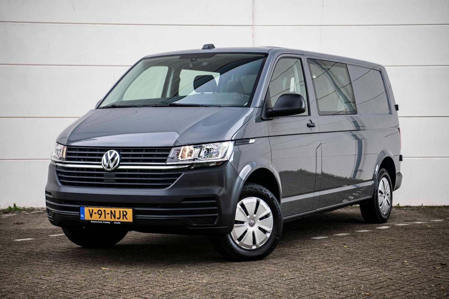 Volkswagen Transporter - 2.0 TDI 150pk DSG L2H1 Dub.Cab. Comfortline |Navi|Camera|Trekhaak| - AutoWereld.nl