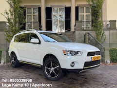Mitsubishi Outlander - 2.0 Intro Edition Automaat Airco Cruise Ctr Leder/Alcantara Trekhaak Elec Pakket