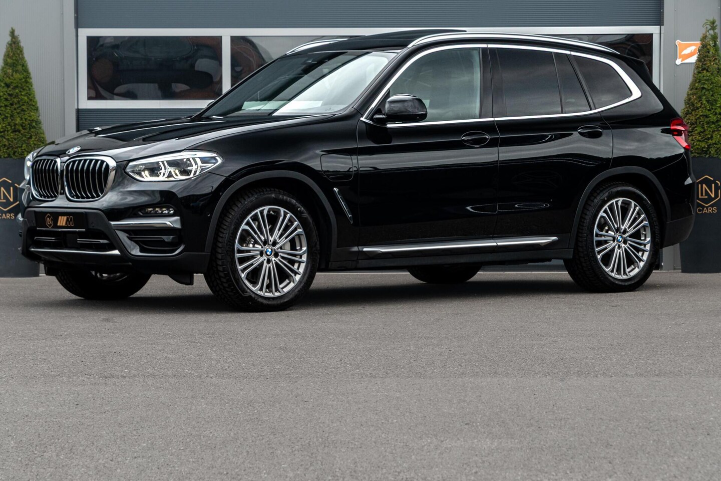 BMW X3 - xDrive30e Luxury |Pano|HUD|sfeerverlichting|Leder - AutoWereld.nl