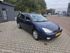 Ford Focus Wagon - 1.6-16V Ambiente