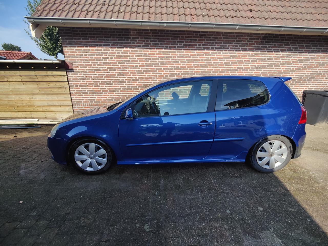 Volkswagen Golf - 1.6 FSI Trendline R32 - look - AutoWereld.nl