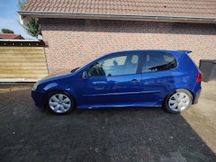 Volkswagen Golf - 1.6 FSI Trendline R32 - look
