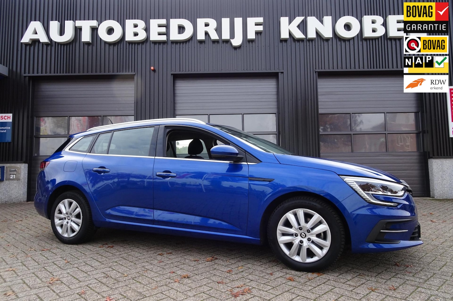 Renault Mégane Estate - 1.3 TCe 140 Equilibre 1.3 TCe 140 Equilibre, NL AUTO, NAP, 1E EIGENAAR, 1700KG TREKGEWICHT, CARPLAY, LED, PDC - AutoWereld.nl