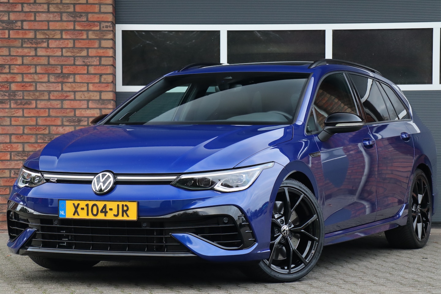 Volkswagen Golf Variant - R 2.0 TSI 4Motion, Black Style, Pano, DCC, ACC, Harman/Kardon - AutoWereld.nl