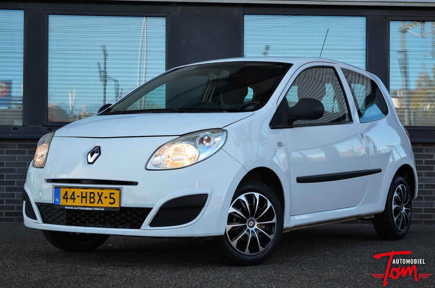 Renault Twingo - 1.2 Acces 1.2 Acces | NIEUWE APK - AutoWereld.nl