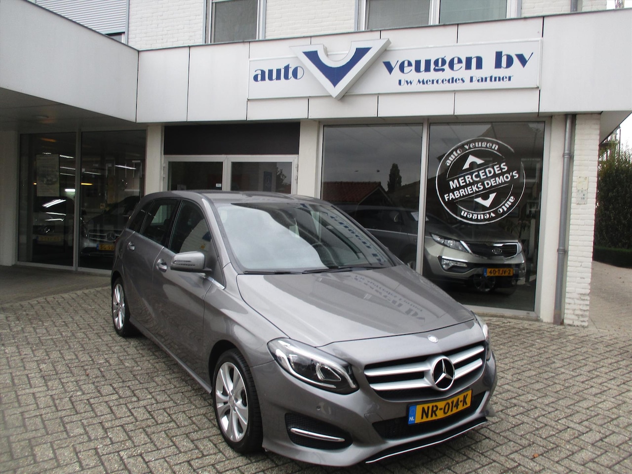 Mercedes-Benz B-klasse - B 180 122PK 7G-DCT URBAN - AutoWereld.nl