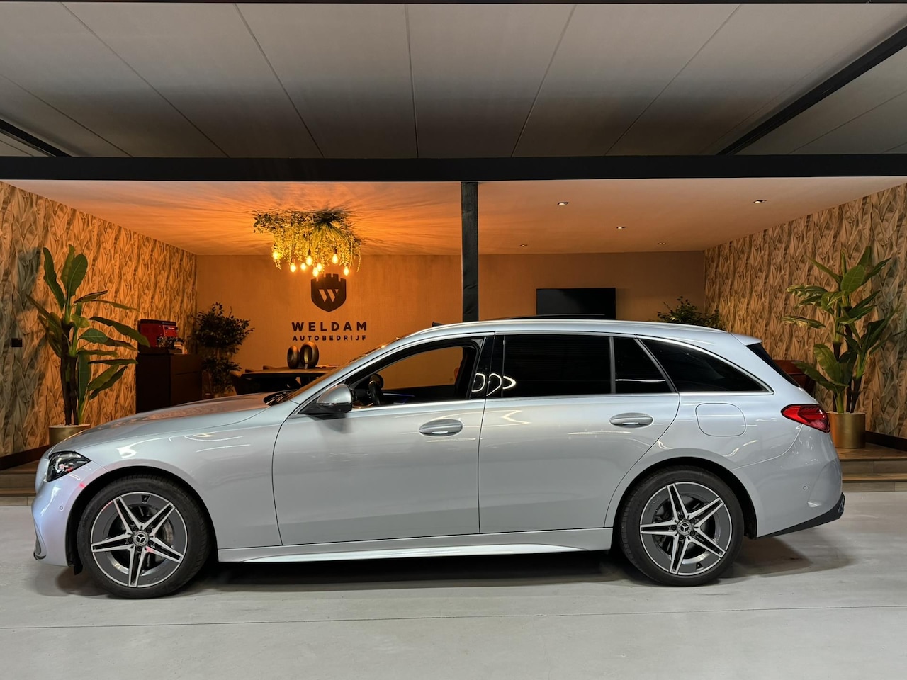 Mercedes-Benz C-klasse Estate - 300 e AMG Line Garantie Trekhaak Massage Pano Ambient 360 Blindspot Elek Achterklep StoelV - AutoWereld.nl