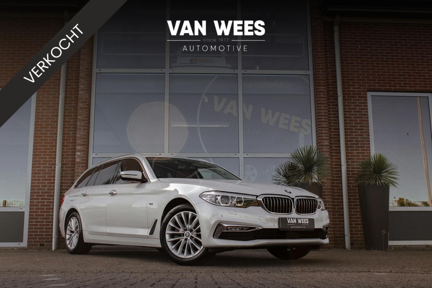 BMW 5-serie Touring - 520i G31 Corporate Lease Executive | Luxury-Line | Camera | LED | Trekhaak | 2e eigenaar | - AutoWereld.nl