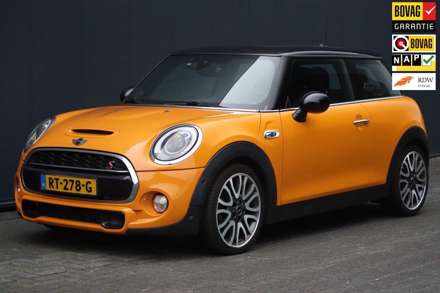 MINI Cooper S - Mini 2.0 Chili Serious Business AUTOMAAT | FULL LED | PDC | ACC | HARMAN KARDON - AutoWereld.nl