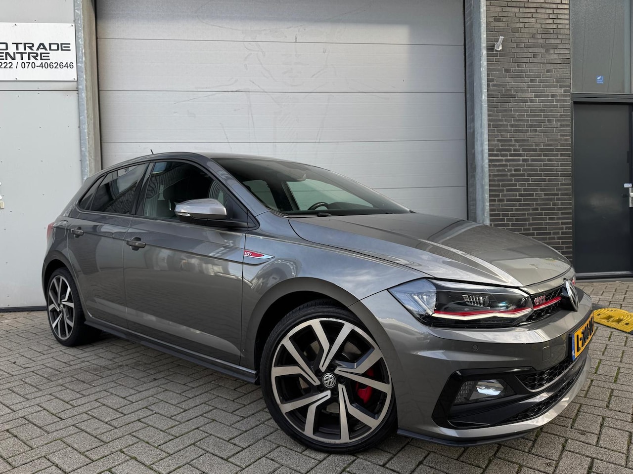 Volkswagen Polo - 2.0 TSI GTI [Virtual|Keyless|Achteruitrijcamera|Carplay|Beatsbydre] - AutoWereld.nl