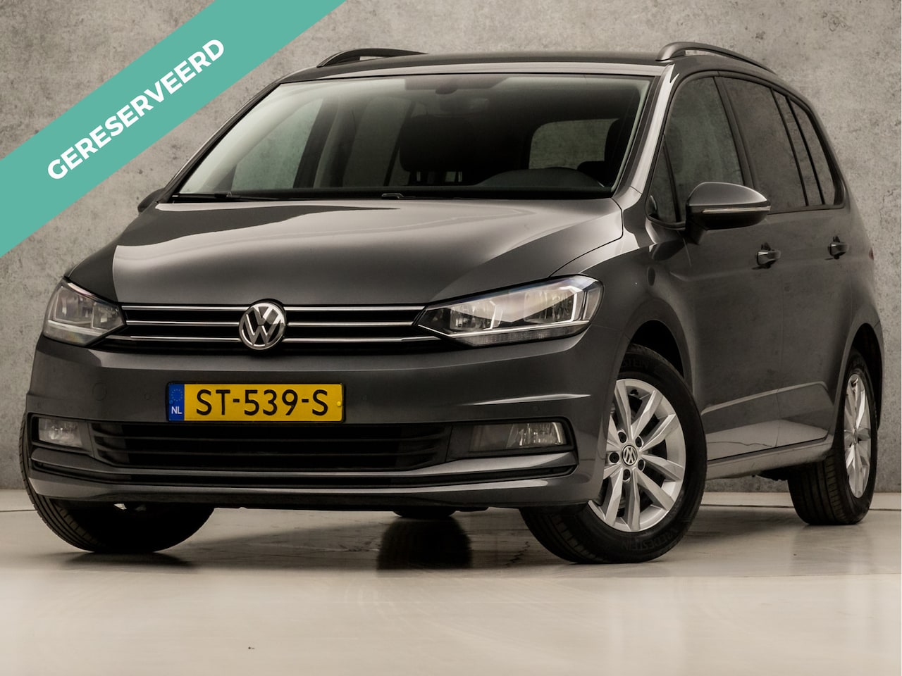 Volkswagen Touran - 1.4 TSI Sportline 7 Persoons 150Pk (APPLE CARPLAY, GROOT NAVI, CLIMATE, CAMERA, GETINT GLA - AutoWereld.nl