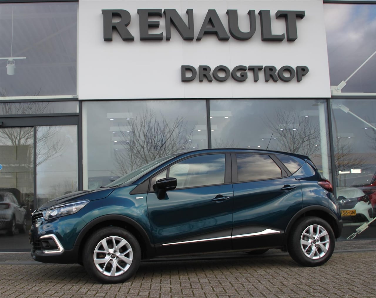 Renault Captur - 90PK-LIMITED-58DKM-NAVI-CRUISE-LMV-PDC-TREKHAAK- - AutoWereld.nl