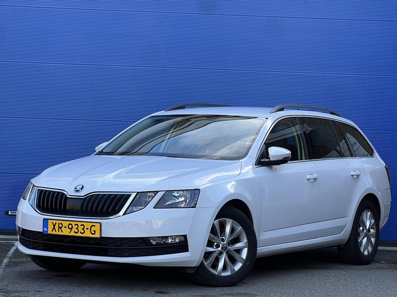 Skoda Octavia Combi - 1.6 TDI | Automaat | Stoelver. | Trekhaak - AutoWereld.nl
