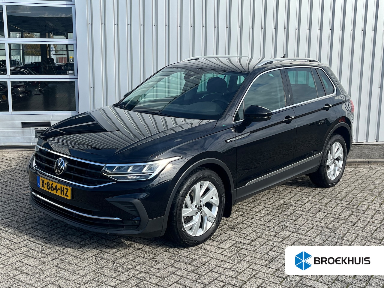 Volkswagen Tiguan - 1.5 TSI 7-DSG Aut. Elegance l Slechts 22d km l Stoelverwarming l Adaptief Cruise Control l - AutoWereld.nl