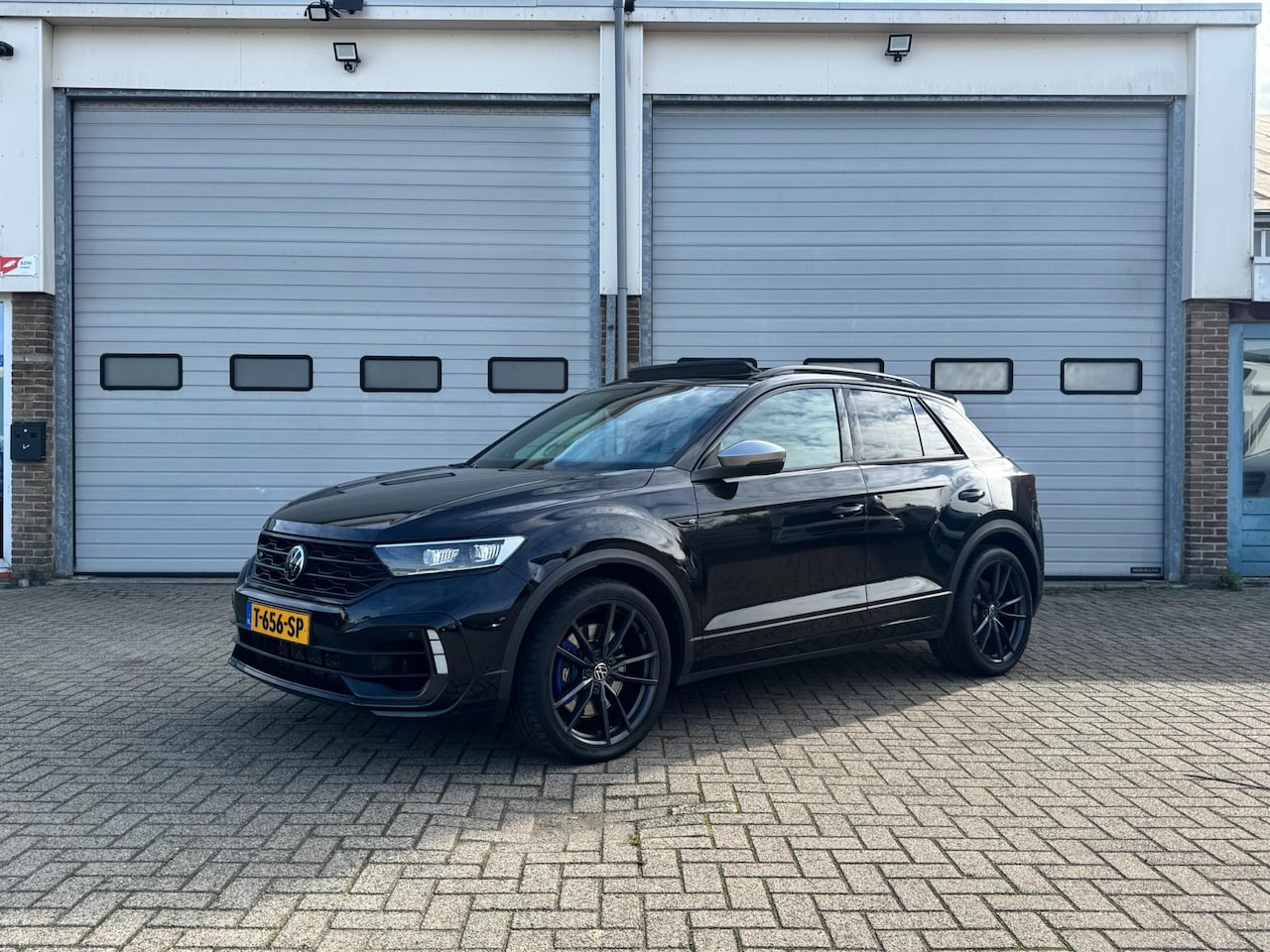 Volkswagen T-Roc - 2.0 TSI 4Motion R Black on Black - AutoWereld.nl