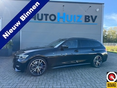BMW 3-serie Touring - 320i High Executive M Sport Leer Trekhaak Harman-Kardon 19 Inch Head-Up Display