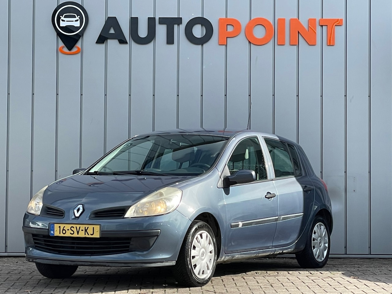 Renault Clio - 1.4 Team Spirit 5DRS|TREKHAAK|ELEKTRISCHE RAMEN|AIRCO|RADIO|NETTE AUTO!! - AutoWereld.nl