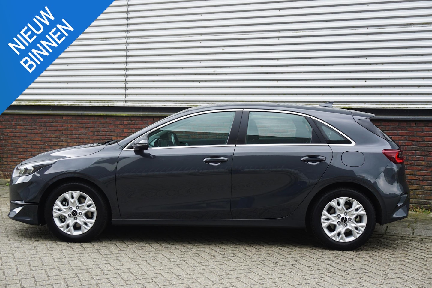 Kia Cee'd - Ceed 1.0 T-GDi 120PK DynamicLine/Geen Importauto/ All-Seasonbanden. - AutoWereld.nl