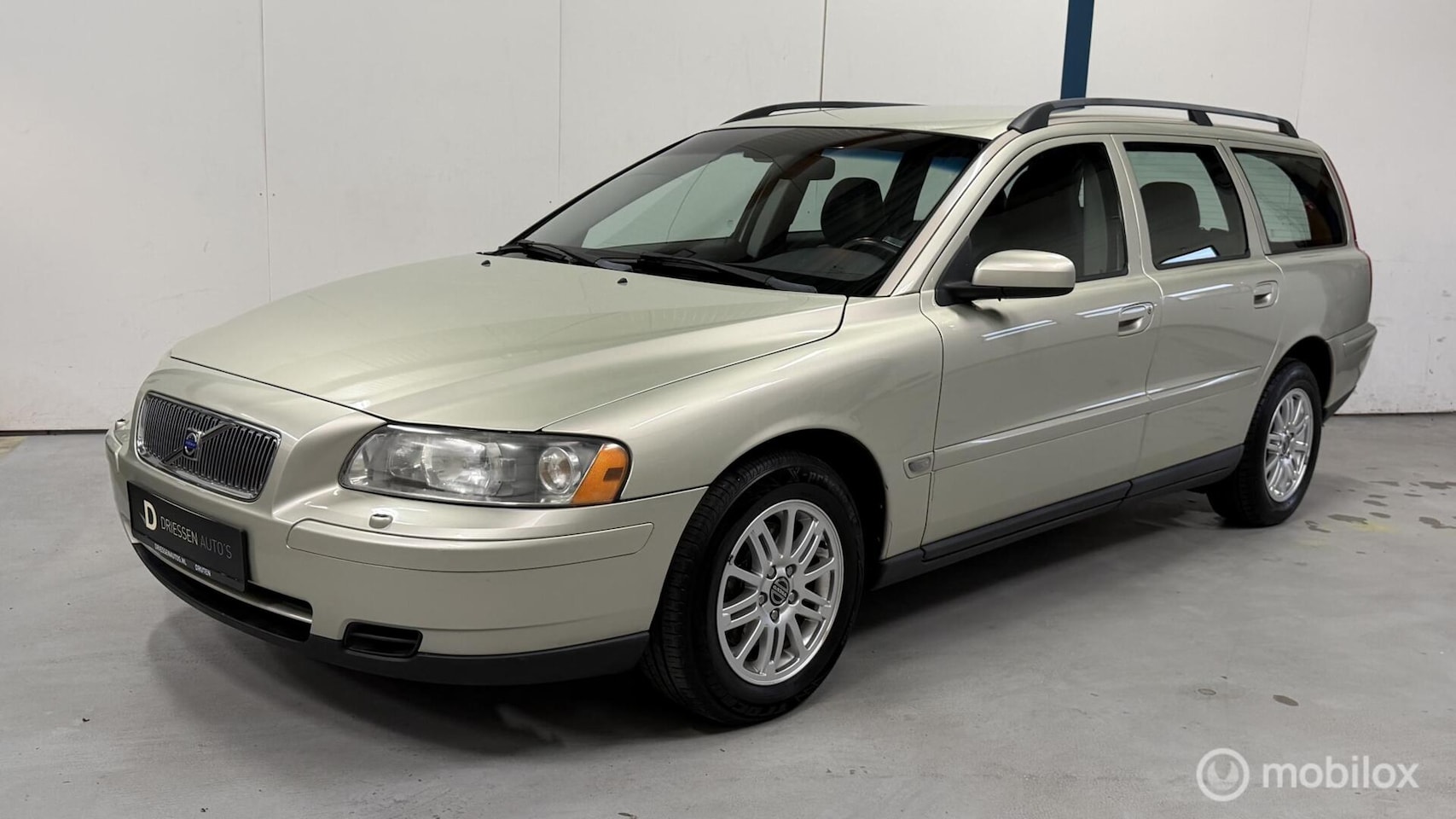 Volvo V70 - 2.4 Kinetic YOUNGTIMER / XENON - AutoWereld.nl