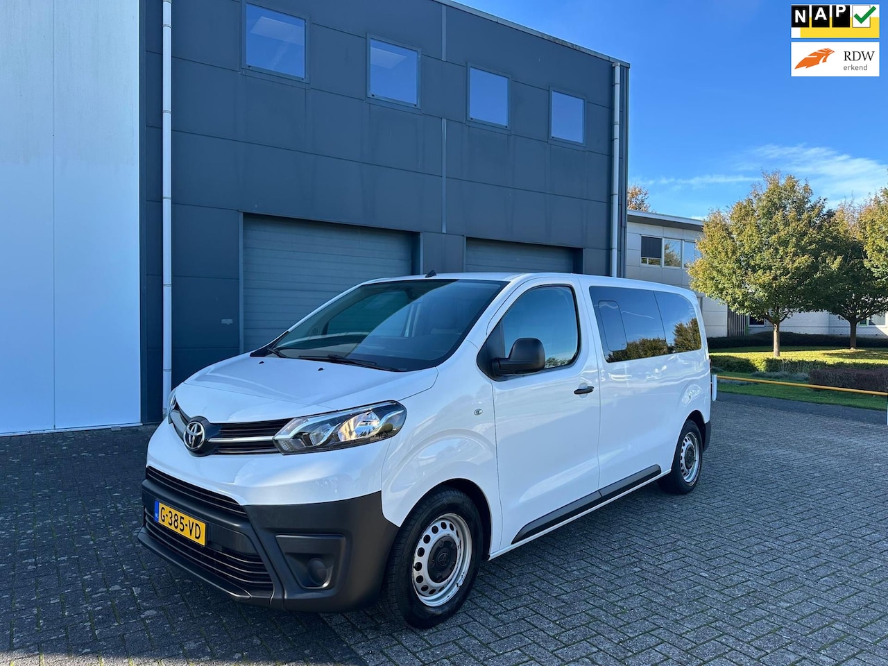 Toyota ProAce Shuttle - 9 Persoons 1.5 D-4D Cool Comfort Medium Diesel - AutoWereld.nl