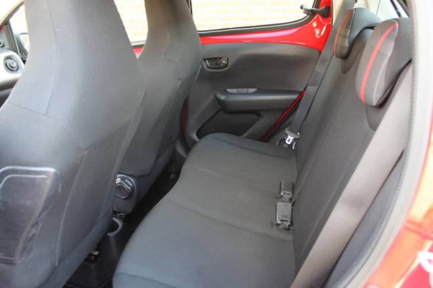Peugeot 108 - 1.0 12V E-VTI 69PK 5DR Active