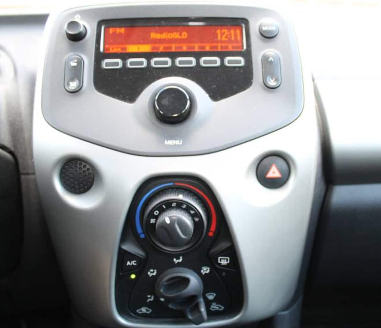 Peugeot 108 - 1.0 12V E-VTI 69PK 5DR Active