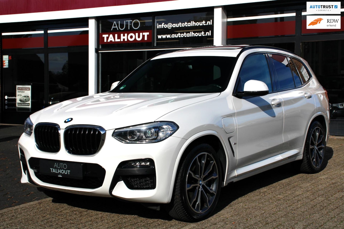 BMW X3 - XDrive30e High Executive M-Sport - Panoramadak, Apple Carplay, Head Up display, Stoelverwa - AutoWereld.nl