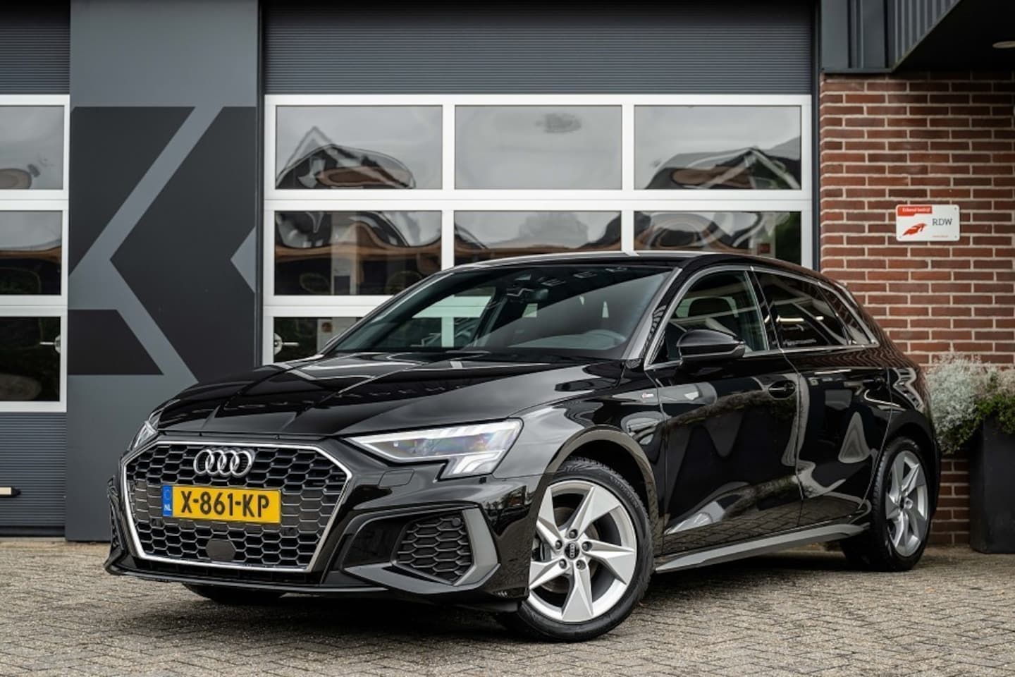 Audi A3 Sportback - 30 TFSI S edition | S-Line | ACC | Led | Virtual | Afgevlakt stuurwiel | NAP | - AutoWereld.nl