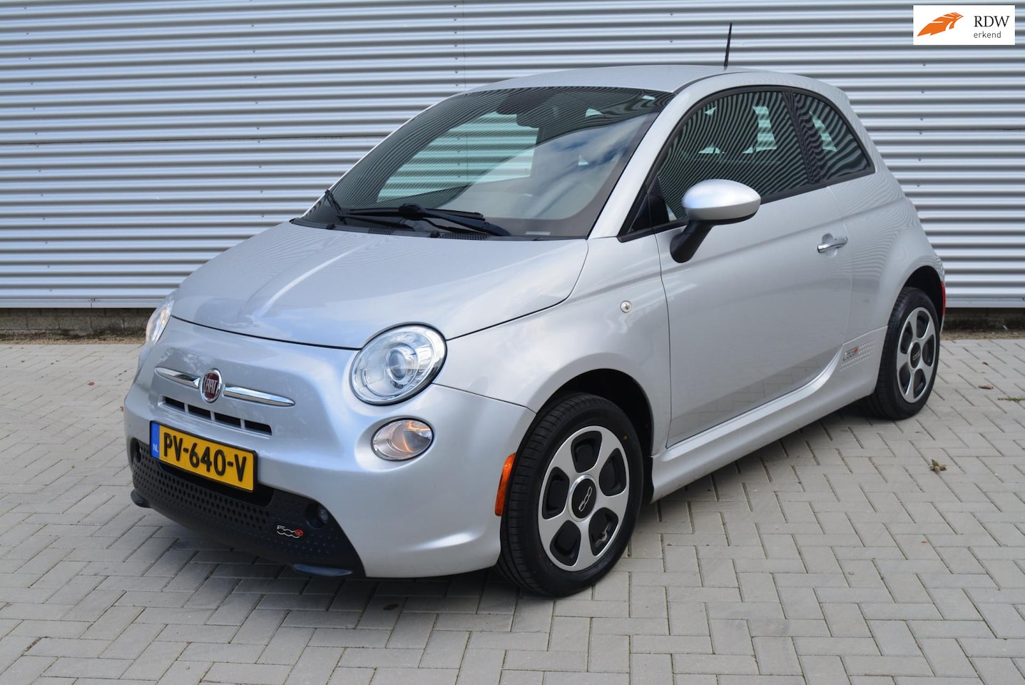 Fiat 500e - 24kwh | Leder | Airco-Ecc | Cruise | Stoelverwarming | PDC. - AutoWereld.nl