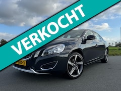 Volvo S60 - 1.6 T4 Momentum Automaat Vol Leder NAP