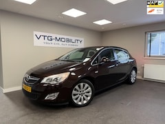 Opel Astra - 1.4 Turbo Cosmo Navi|PDC A|Multimedia|ClimateControl