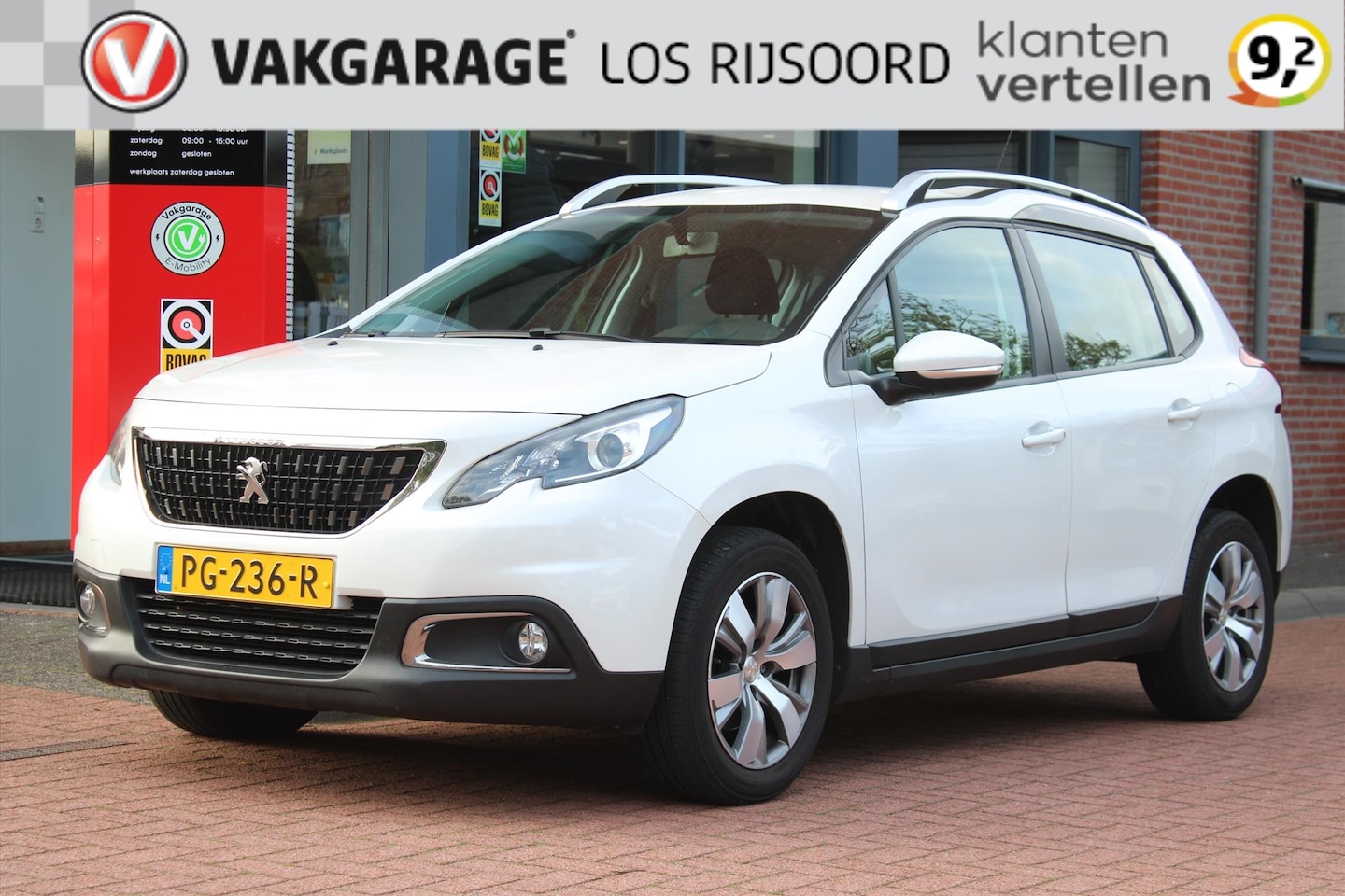 Peugeot 2008 - 1.2 PureTech *Active* | Carplay | PDC | Cruise & Climate Control | Navigatie | Orig. NL | - AutoWereld.nl