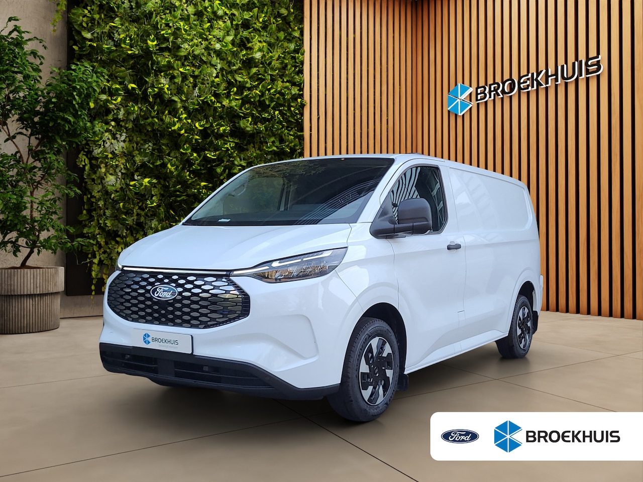 Ford E-Transit Cust. - E-Transit Custom 320 L1H1 Trend 65 kWh Op voorraad! | Stoelverwarming | Fabrieksgarantie | - AutoWereld.nl
