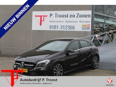 Mercedes-Benz A-klasse - 180 AUTOMAAT Navigatie/Stoelverwarming/Keyless/Licht metalen velgen/18 Inch/Parkeersensore