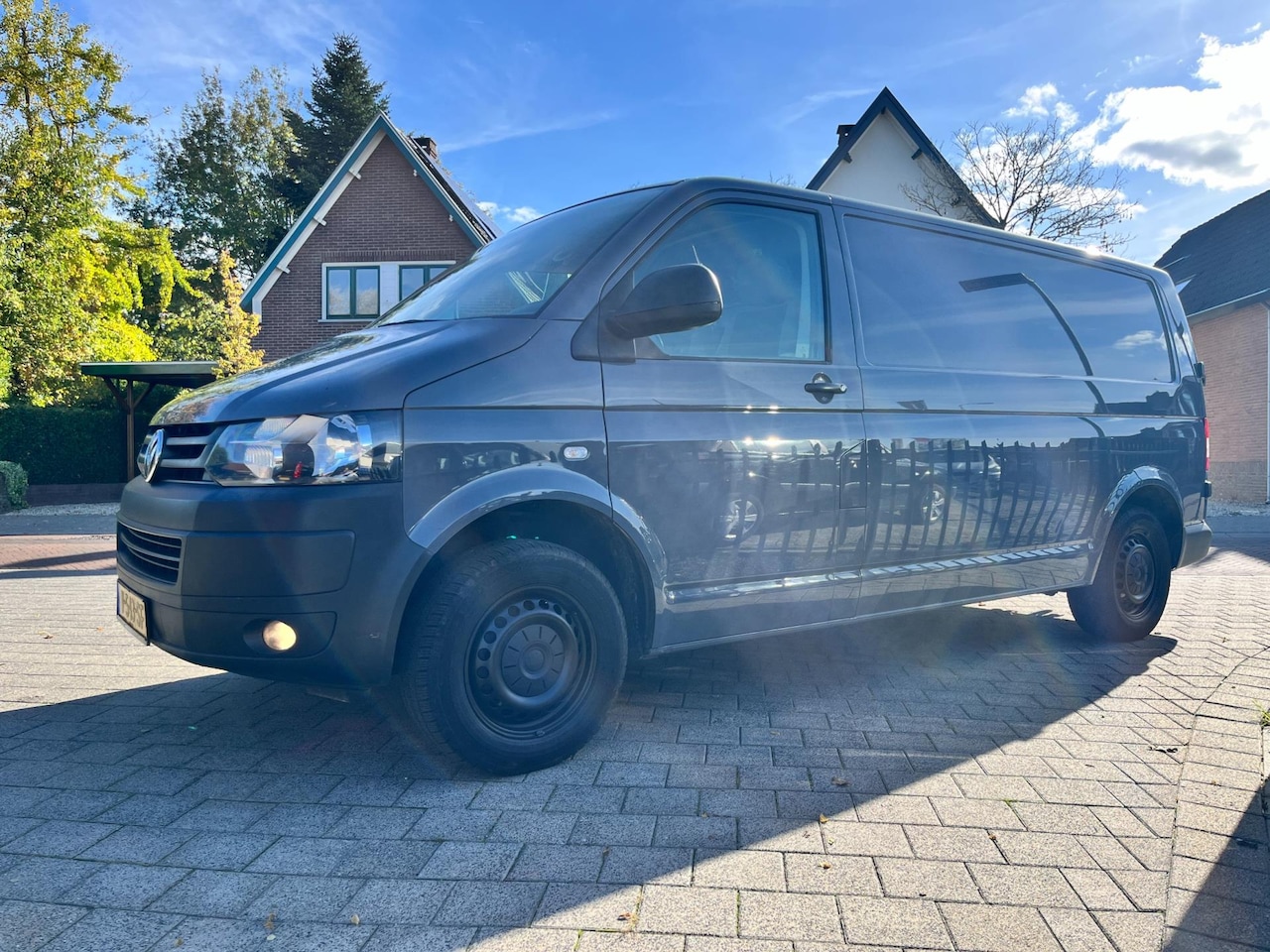 Volkswagen Transporter - 2.0 TDI L2H1 3 zits 140 PK Lang Trekh Automa Airco Schuifd Navi - AutoWereld.nl