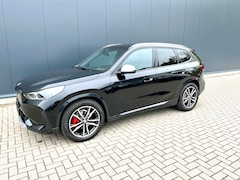 BMW iX1 - eDrive20 67 kWh Pan.dak / Full options
