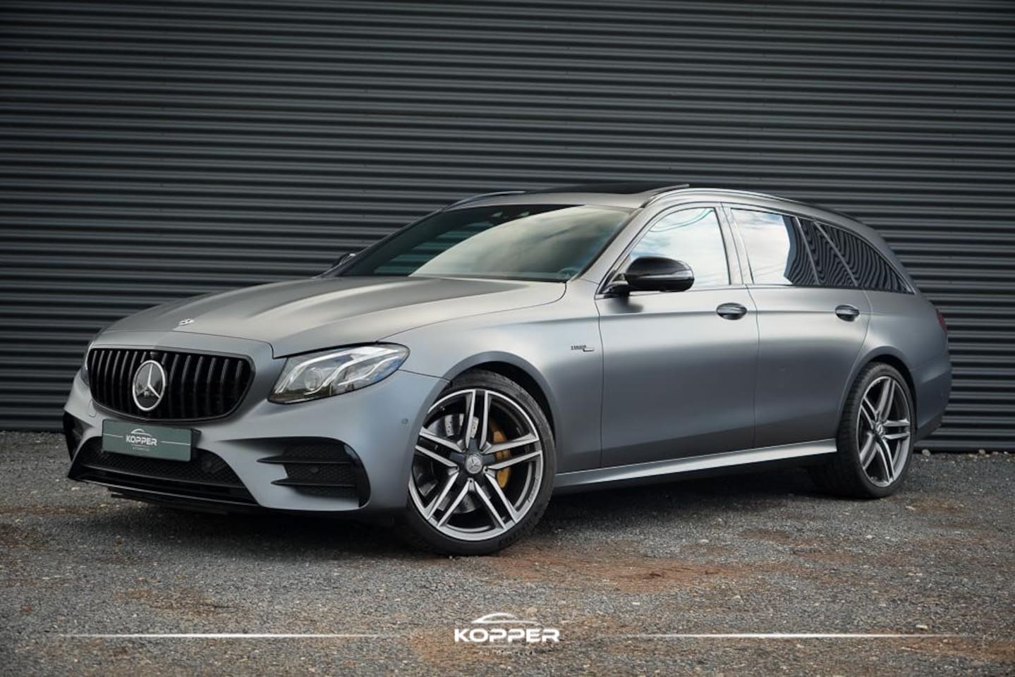 Mercedes-Benz E-klasse Estate - AMG 53 4MATIC / Magno / Schuifdak / Burmester / Trekhaak / Stoelverwarming&ventilatie - AutoWereld.nl