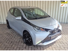 Toyota Aygo - 1.0 5-Drs Elektr Pakket / CAMERA / AIRCO / Nw APK / Cruise Control / start/stop / LMV