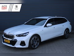 BMW 5-serie Touring - 530e M Sport Head-Up Espressobruin-Leer Harman-Kardon Adaptive-Cruise