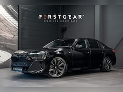 BMW 7-serie - 740d xDrive *M-Sport Pro / Bowers & Wilkins / Panorama / HUD / Surround View / Standverwar
